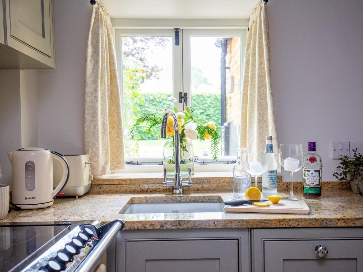 Climbing Rose Cottage - Dog Friendly - Peaceful Cotswold Cottage Adlestrop Eksteriør bilde